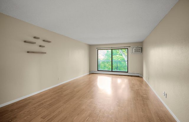 4 Pine Tree Drive 321, Arden Hills, MN 55112