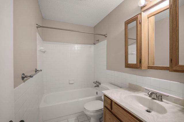 4 Pine Tree Drive 321, Arden Hills, MN 55112