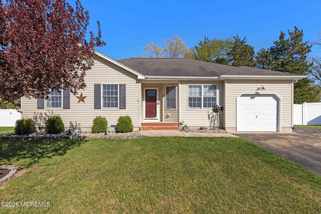 7 Sandy Court, Little Egg Harbor, NJ 08087