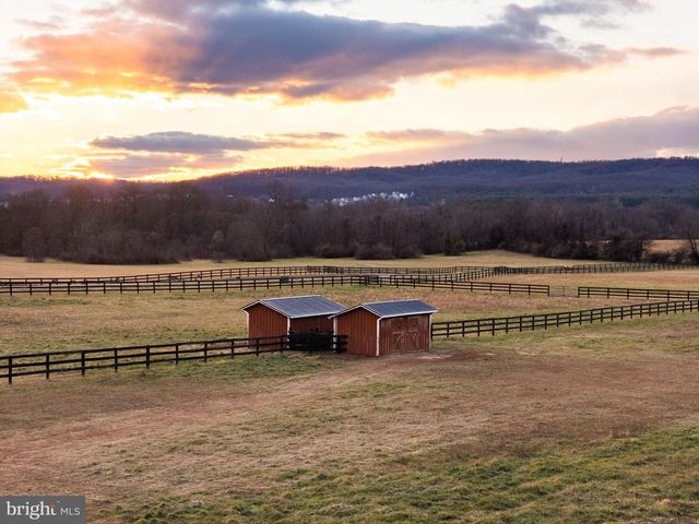 15145 LEES CROSSING LN, Leesburg, VA 20176