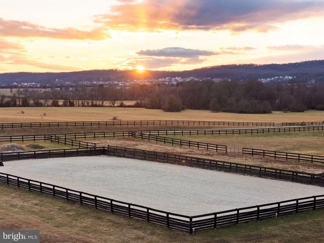 15145 LEES CROSSING LN, Leesburg, VA 20176