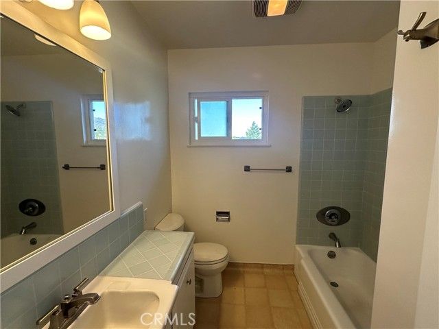 2158 La Canada Crest Drive, La Canada Flintridge, CA 91011