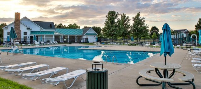 8744 Wakefield Run, North Ridgeville, OH 44039