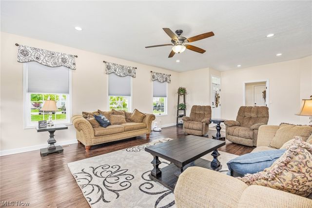 8744 Wakefield Run, North Ridgeville, OH 44039