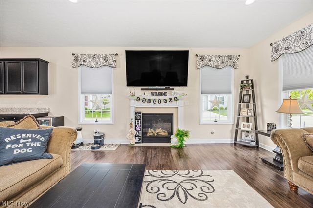 8744 Wakefield Run, North Ridgeville, OH 44039