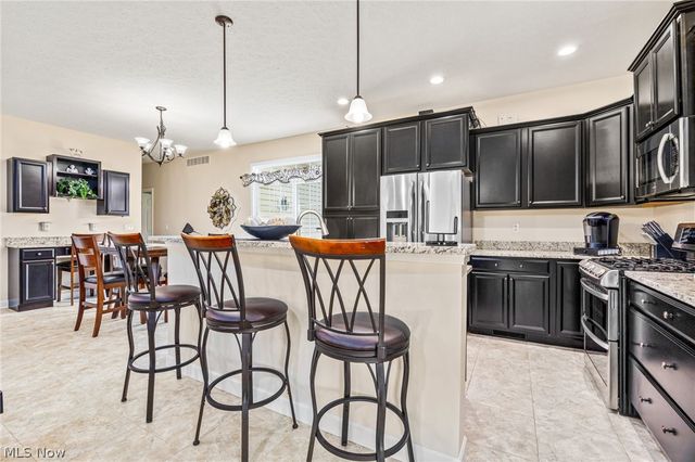 8744 Wakefield Run, North Ridgeville, OH 44039
