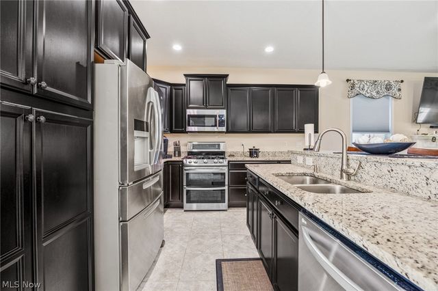 8744 Wakefield Run, North Ridgeville, OH 44039