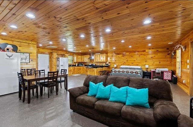 64 Highway 521, Andrews, SC 29510