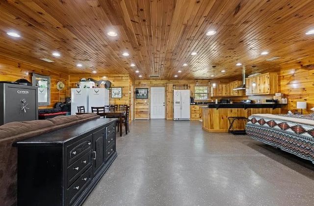 64 Highway 521, Andrews, SC 29510