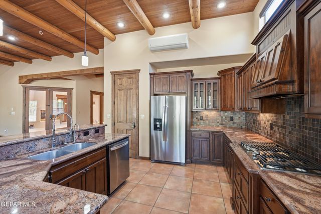 5328 SUSAN JEAN Court, El Paso, TX 79932