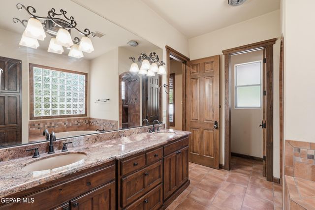 5328 SUSAN JEAN Court, El Paso, TX 79932