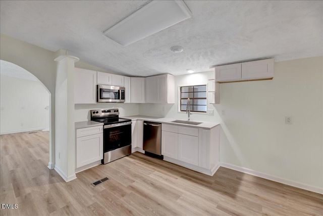 4146 Tobacco Road, Eastover, NC 28312