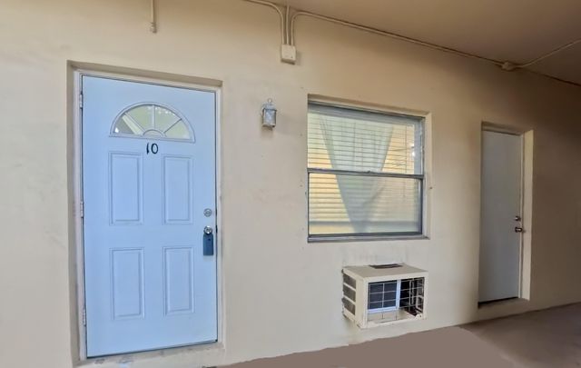 2621 Grant Street 10A, Hollywood, FL 33020