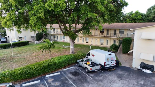 2621 Grant Street 10A, Hollywood, FL 33020