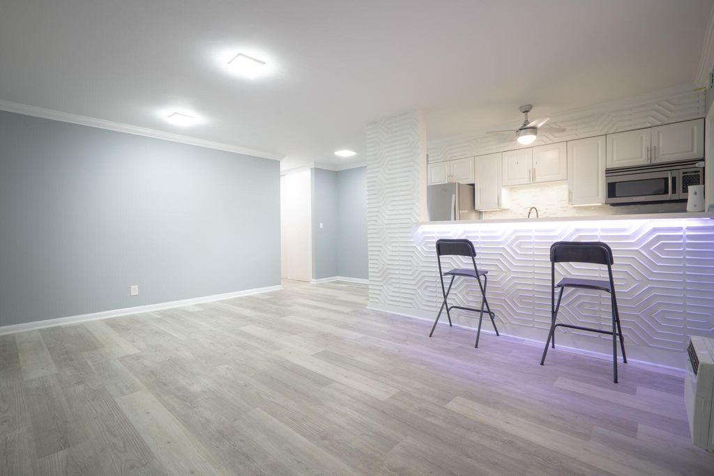 2621 Grant Street 10A, Hollywood, FL 33020
