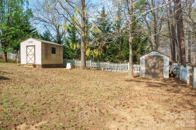 222 Summertree Drive, Troutman, NC 28166