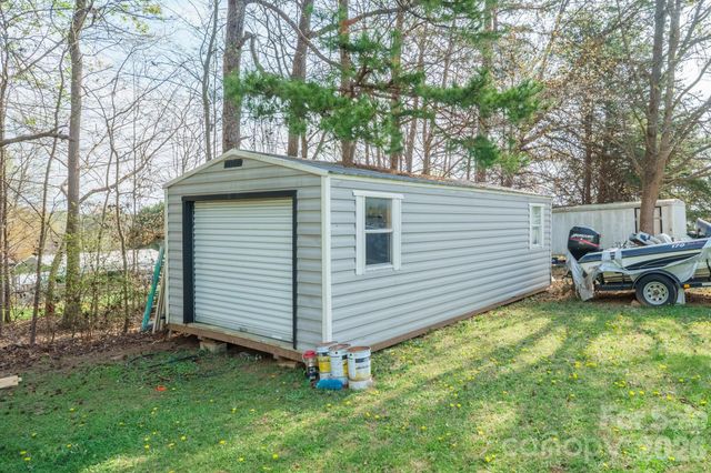 222 Summertree Drive, Troutman, NC 28166