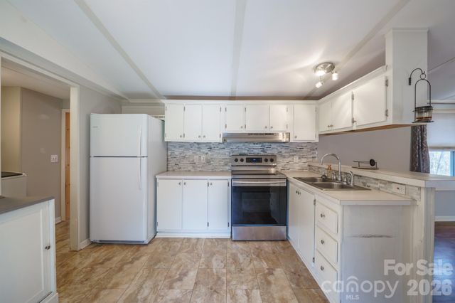 222 Summertree Drive, Troutman, NC 28166