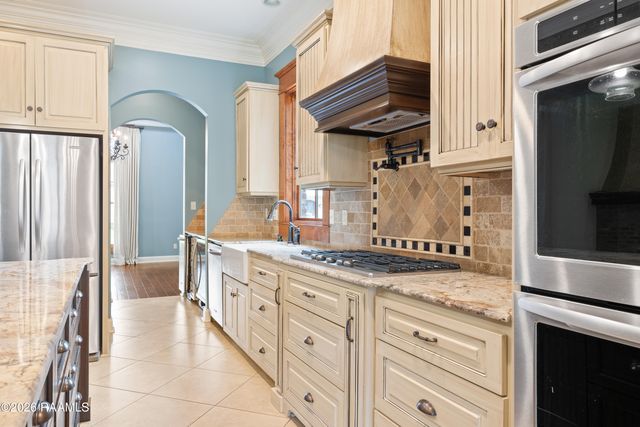 105 Fyvie Lane, Lafayette, LA 70503