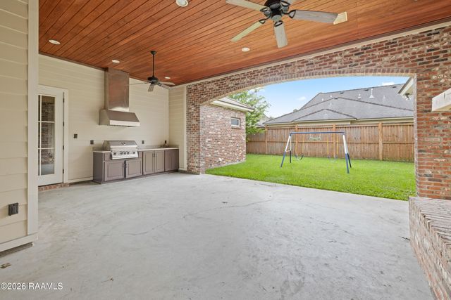 105 Fyvie Lane, Lafayette, LA 70503