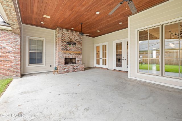 105 Fyvie Lane, Lafayette, LA 70503