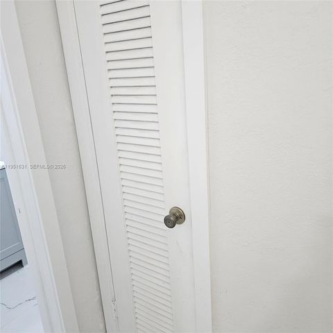 9402 SW 77th Ave L8, Miami, FL 33156