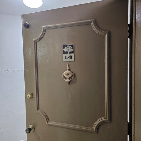 9402 SW 77th Ave L8, Miami, FL 33156