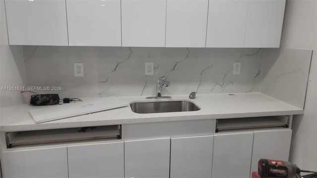 9402 SW 77th Ave L8, Miami, FL 33156