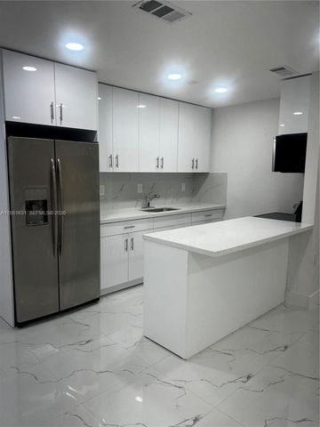 9402 SW 77th Ave L8, Miami, FL 33156