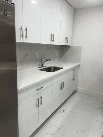 9402 SW 77th Ave L8, Miami, FL 33156