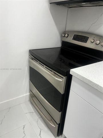 9402 SW 77th Ave L8, Miami, FL 33156