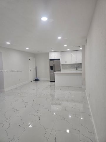 9402 SW 77th Ave L8, Miami, FL 33156