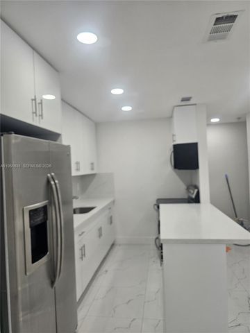 9402 SW 77th Ave L8, Miami, FL 33156