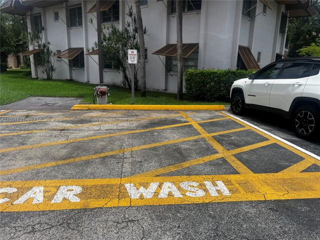 9402 SW 77th Ave L8, Miami, FL 33156