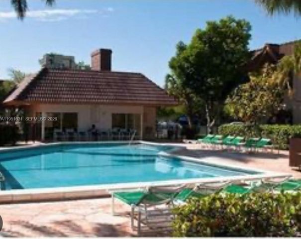 9402 SW 77th Ave L8, Miami, FL 33156