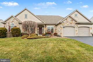 905 WALNUT CREST DR L-0064 DR, Lebanon, PA 17046