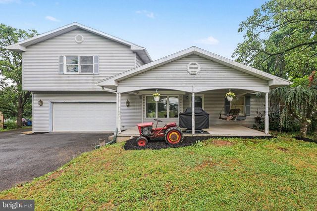3 HILL DRIVE, Carlisle, PA 17013