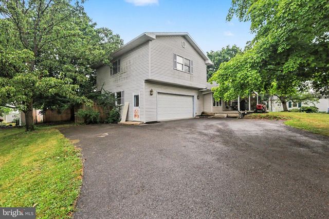 3 HILL DRIVE, Carlisle, PA 17013