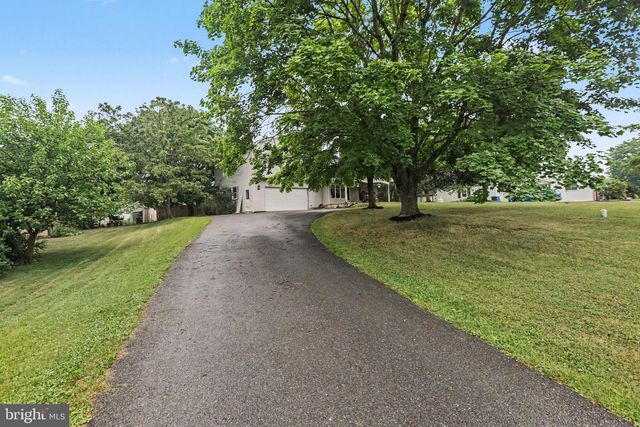 3 HILL DRIVE, Carlisle, PA 17013