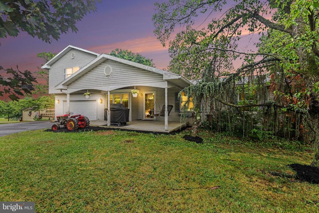 3 HILL DRIVE, Carlisle, PA 17013