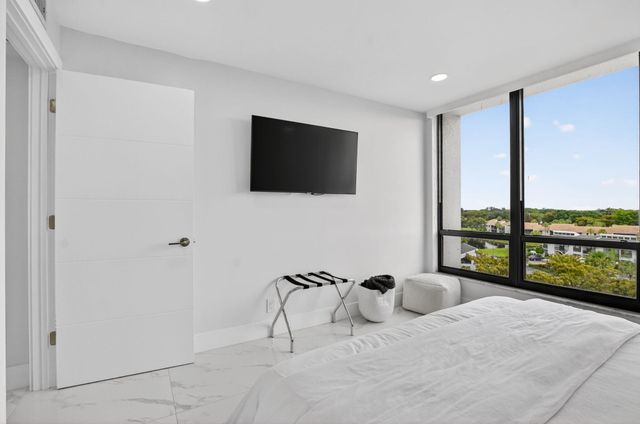 7738 Lakeside Boulevard 362, Boca Raton, FL 33434