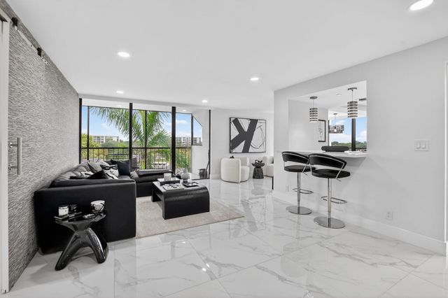 7738 Lakeside Boulevard 362, Boca Raton, FL 33434