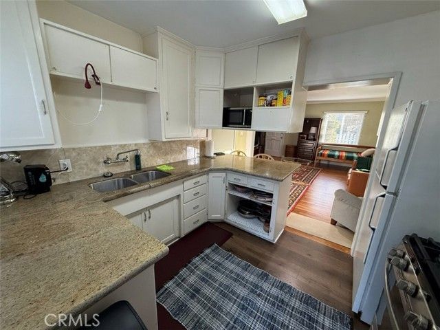 17415 Burbank Drive, Encino (los Angeles), CA 91316