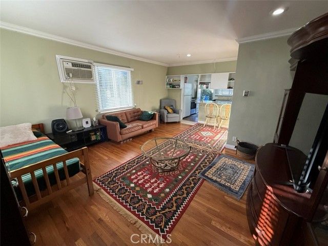 17415 Burbank Drive, Encino (los Angeles), CA 91316