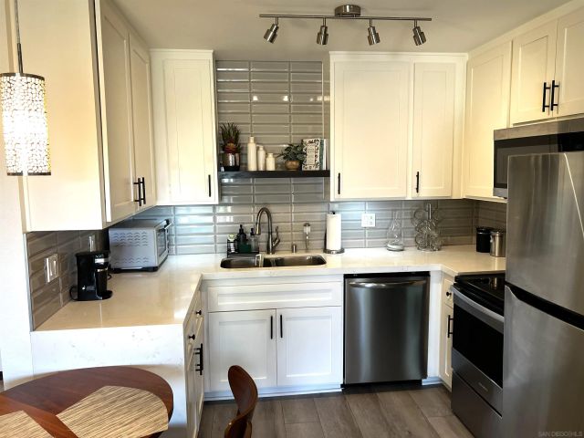 6350 Genesee Ave. 316, San Diego, CA 92122