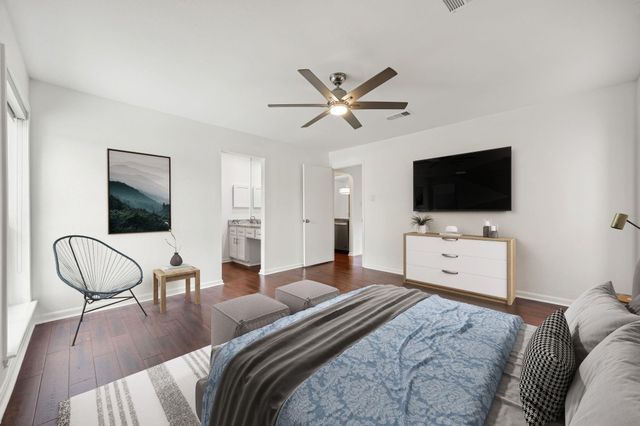 2829 Timmons Lane 130, Houston, TX 77027