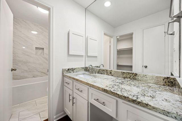 2829 Timmons Lane 130, Houston, TX 77027