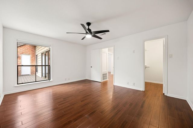 2829 Timmons Lane 130, Houston, TX 77027