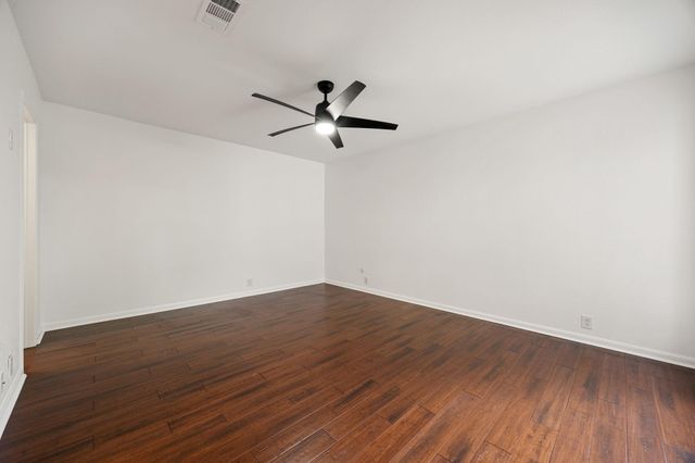 2829 Timmons Lane 130, Houston, TX 77027