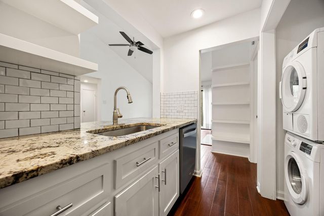 2829 Timmons Lane 130, Houston, TX 77027